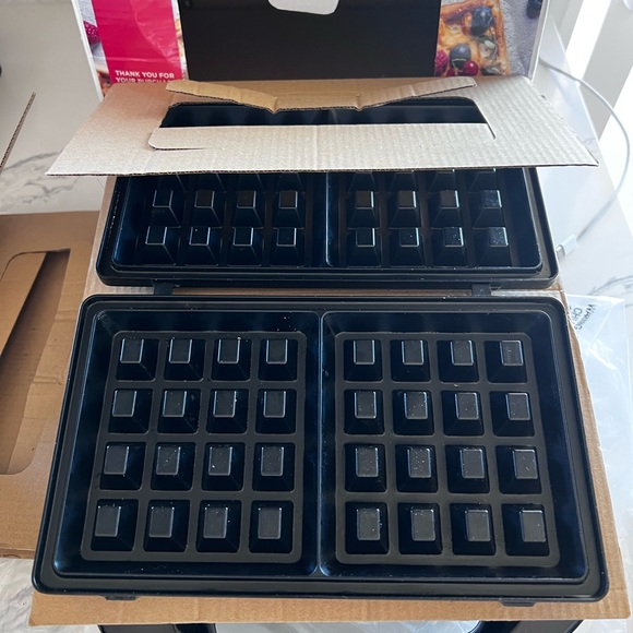 Black & Decker Red and Black 3-in-1 Meal Station - Picture 7 of 11